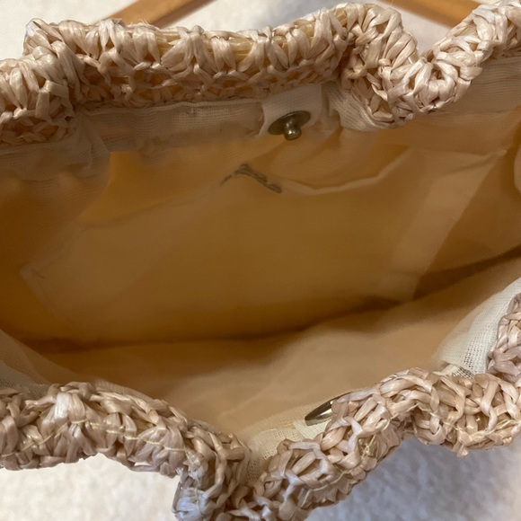 VINTAGE Macrame Bag Medium Size Shoulder Beads Snap Top Embroidery Wood Cream - Picture 8 of 9